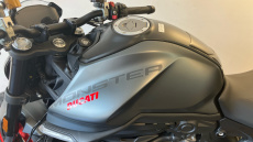 Ducati Monster Plus 937 Red (20MY)